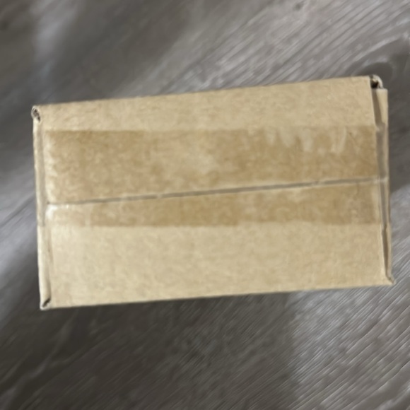 Dyson Detangling Comb in Fuchsia/Iron - Picture 6 of 6